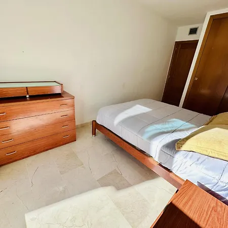 A802 - Atrium 4 *